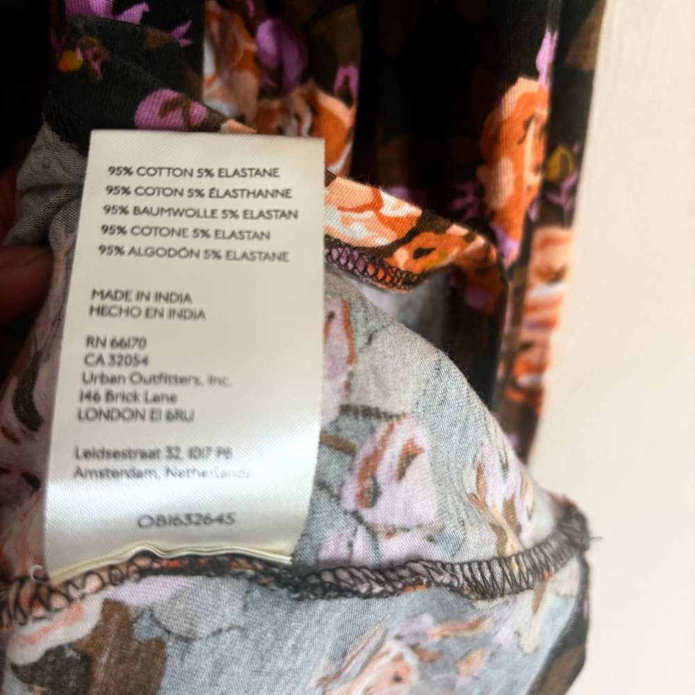 Anthropologie Floral Tiered-Sleeve
Turtleneck Blouse - Picture 14 of 15
